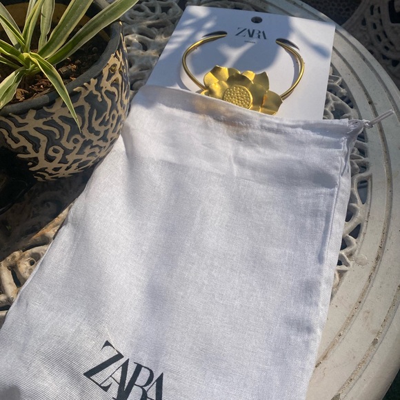 NWT Limited Edition Zara Floral Choker. Original Packaging. - Picture 3 of 5